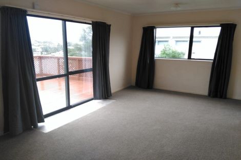 Photo of property in 1/12 Holiday Road, Stanmore Bay, Whangaparaoa, 0932