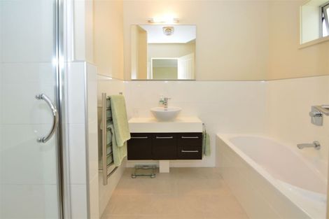 Photo of property in 42 Parkside Drive, Orewa, 0931