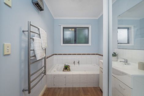 Photo of property in 6b Fovant Street, Russley, Christchurch, 8042