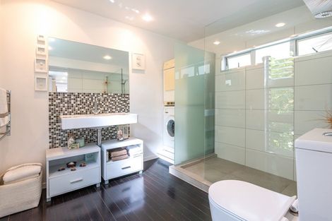 Photo of property in 33 Miro Road, Palm Beach, Waiheke Island, 1081