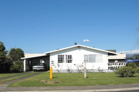 Photo of property in 4 Cholmondeley Crescent, Whitianga, 3510