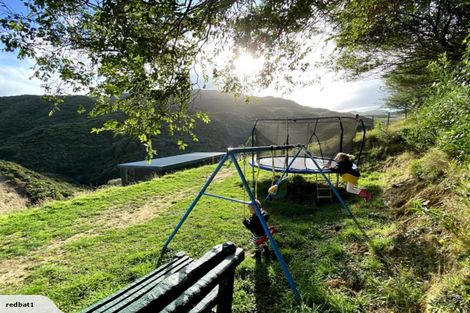 Photo of property in 117 Stratton Street, Normandale, Lower Hutt, 5010