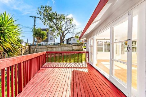 Photo of property in 56 Bolton Street, Blockhouse Bay, Auckland, 0600