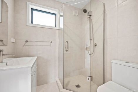 Photo of property in 8/88 Te Atatu Road, Te Atatu South, Auckland, 0610