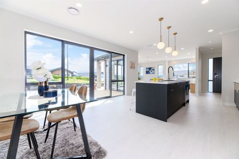Photo of property in 103 Vinistra Road, Huapai, Kumeu, 0810