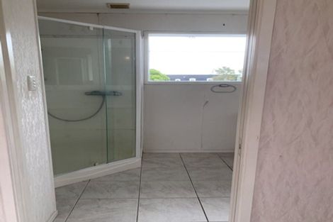 Photo of property in 1 Holly Way, Sunnyhills, Auckland, 2010