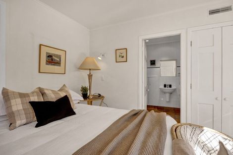 Photo of property in 91 Belt Road, New Plymouth, 4310