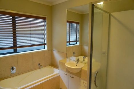 Photo of property in 5 Duntrune Road, Flat Bush, Auckland, 2016