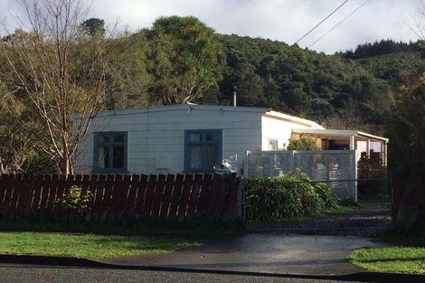 Photo of property in 39 Wakefield Street, Featherston, 5710