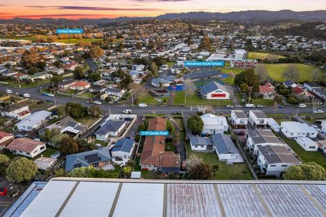 Photo of property in 3/29 Garelja Road, Henderson, Auckland, 0612