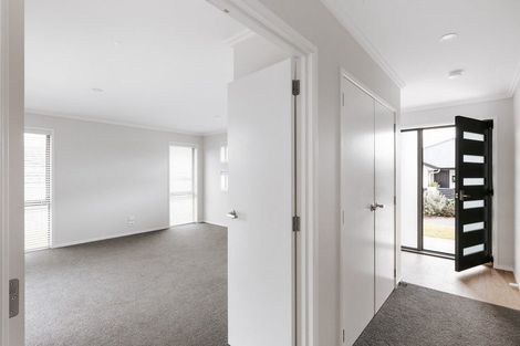 Photo of property in 12 Ridge Drive, Omokoroa, 3114