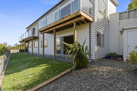 Photo of property in 34 Arahiwi Grove, Tirohanga, Lower Hutt, 5010