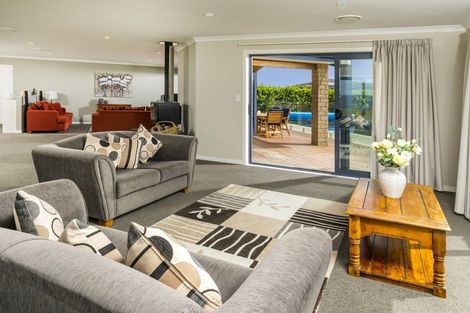 Photo of property in 113a Constable Road, Muriwai, Waimauku, 0881