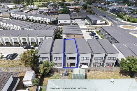 Photo of property in 28 Tukari Lane, Mangere Bridge, Auckland, 2022