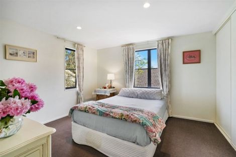 Photo of property in 2 Hogarth Lane, Burnside, Christchurch, 8053