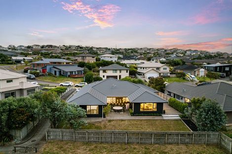 Photo of property in 8 Tararua Close, Aotea, Porirua, 5024