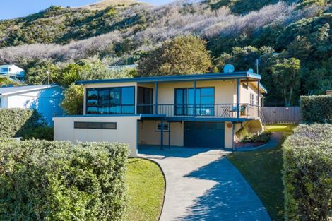 Photo of property in 15 Makorori Beach Road, Makorori, Gisborne, 4073