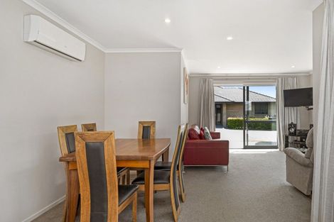 Photo of property in 2 Vista Close, Omokoroa, 3114