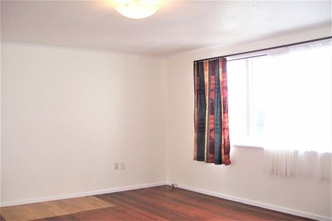 Photo of property in 72 Ruskin Road, Newlands, Wellington, 6037