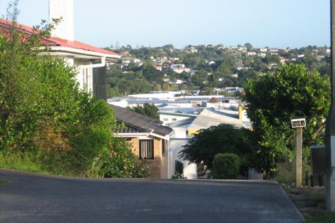 Photo of property in 1/99 Bruce Road, Glenfield, Auckland, 0629