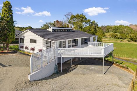 Photo of property in 16 Kaiwaka-mangawhai Road, Kaiwaka, 0975