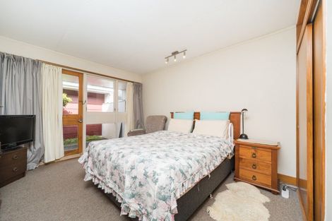 Photo of property in 6 Seaton Court, Hokowhitu, Palmerston North, 4410