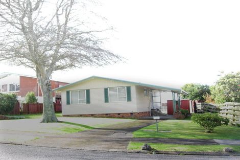 Photo of property in 28 Chatsworth Crescent, Pakuranga Heights, Auckland, 2010