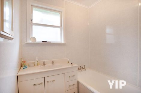 Photo of property in 1 Turville Crescent, Newlands, Wellington, 6037