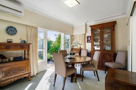 Photo of property in 1/290 East Coast Road, Forrest Hill, Auckland, 0620