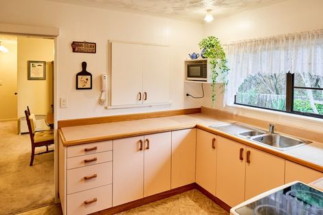 Photo of property in 102 Oxford Street, Tawa, Wellington, 5028