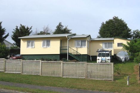 Photo of property in 9 Buisson Glade, West Harbour, Auckland, 0618