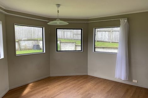 Photo of property in 110 Woodman Drive, Tawa, Wellington, 5028