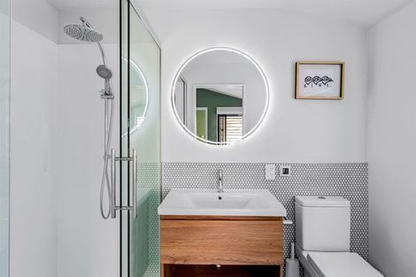 Photo of property in 8 Redwood Court, Kelvin Heights, Queenstown, 9300