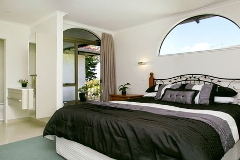 Photo of property in 100 Taupo View Road, Taupo, 3330