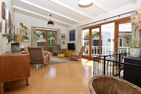 Photo of property in 90 Pembroke Street, Carterton, 5713