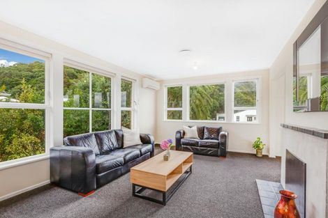 Photo of property in 89 Rangituhi Crescent, Takapuwahia, Porirua, 5022