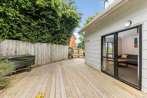 Photo of property in 2/19 Bowman Road, Forrest Hill, Auckland, 0620