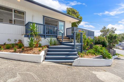 Photo of property in 52 Bay Street, Red Beach, 0932