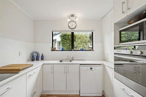 Photo of property in 3 Emery Grove, Bayview, Auckland, 0629