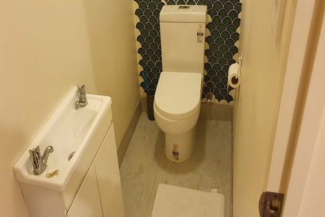 Photo of property in 26c Sunnyfield Crescent, Glenfield, Auckland, 0629