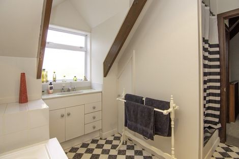 Photo of property in 200 Aokautere Drive, Fitzherbert, Palmerston North, 4471