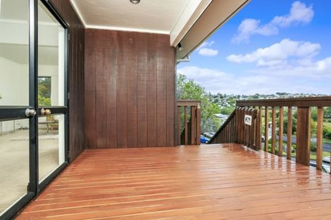 Photo of property in 10 Camilla Grove, Totara Vale, Auckland, 0629