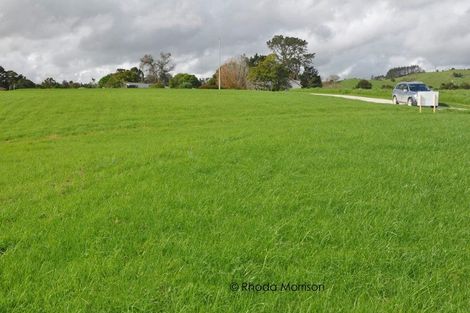 Photo of property in 12 Arahanga Road, Paparoa, 0571