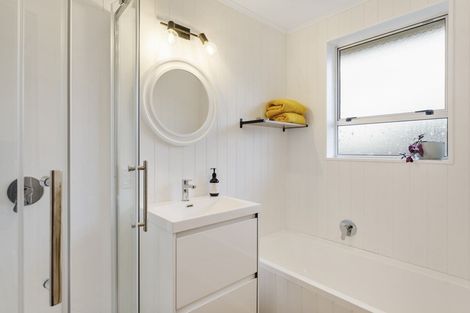 Photo of property in 256b Wellington Road, Wainuiomata, Lower Hutt, 5014