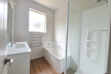 Photo of property in 11 Taggart Place, Sockburn, Christchurch, 8042