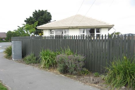 Photo of property in 327 Lake Terrace Road, Shirley, Christchurch, 8061