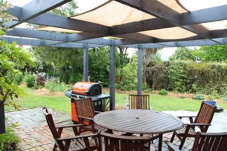 Photo of property in 2 Avenue Road, West End, Timaru, 7910