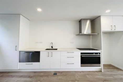 Photo of property in 14/12 Tawa Road, Te Atatu Peninsula, Auckland, 0610