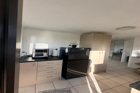 Photo of property in 6 Hume Drive, Hillcrest, Auckland, 0627