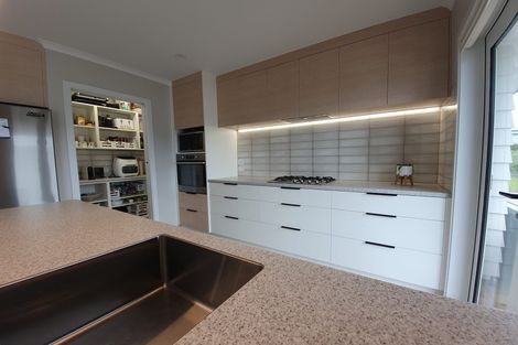 Photo of property in 32 Eagles Way, Cable Bay, 0420